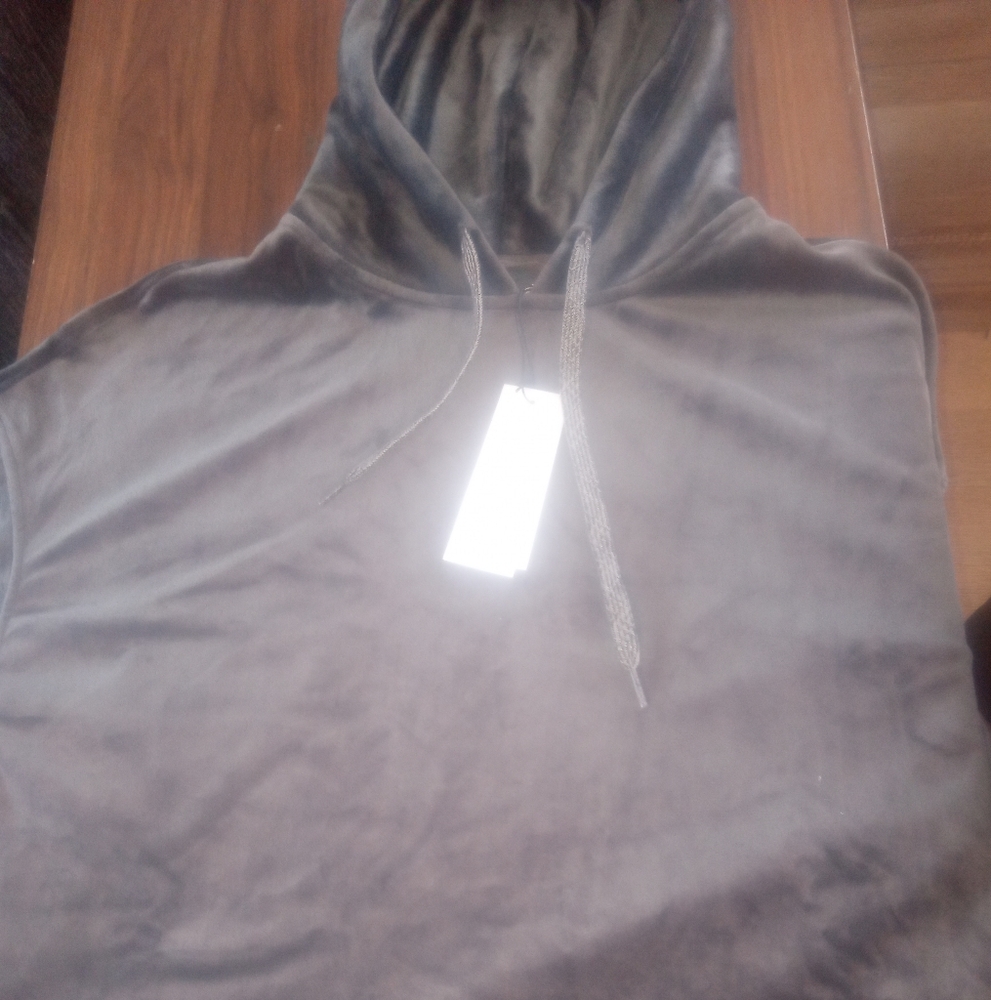 Ugg. Crop top hoodie